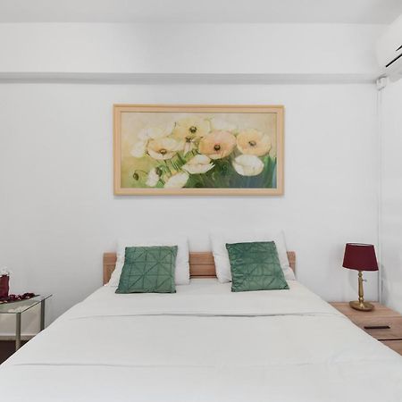 Central Studio Emerald Apartman Bukarest Kültér fotó