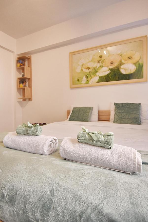 Central Studio Emerald Apartman Bukarest Kültér fotó