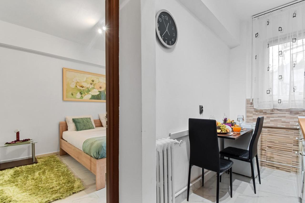 Central Studio Emerald Apartman Bukarest Kültér fotó